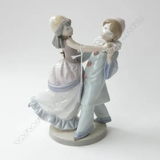 LLADRO #5452 MASQUERADE BALL H.220mm