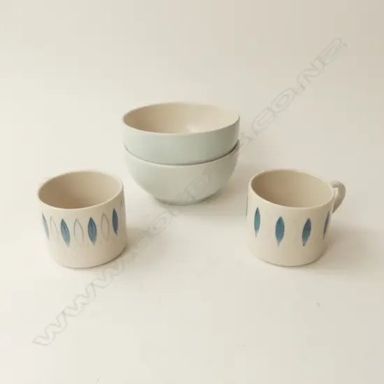 2 CROWN LYNN DUCK-EGG-BLUE SUGAR BOWLS 120mm & 2 BLUE TANGO COFFEE CANS