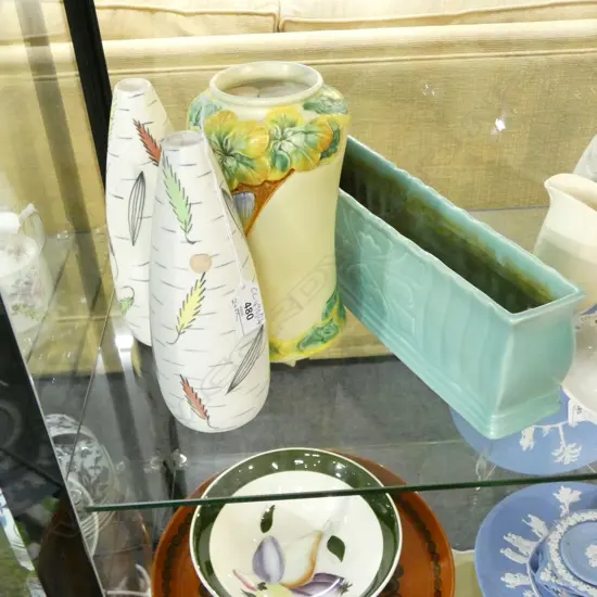 BESWICK TROUGH VASE W.310mm, PR VULCAN WARE VASES, BRETBY VASE H.210mm