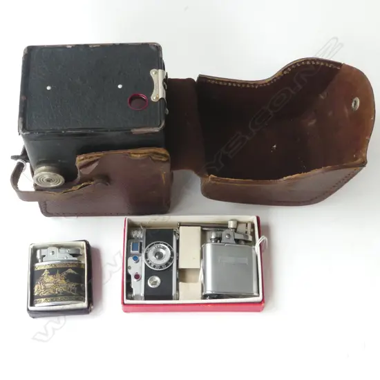 (A) BOX BROWNIE AND 3 LIGHTERS (mini camera lighter)