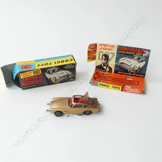 CORGI #261 JAMES BOND ASTON MARTIN D.B.5, BOXED