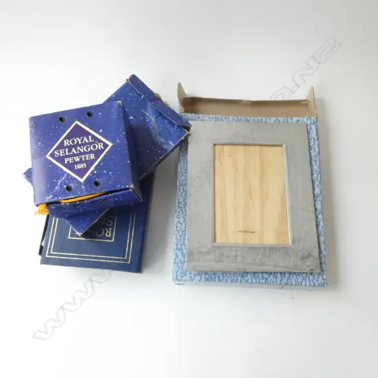 CASED ROYAL SCOT CRYSTAL TOT GLASSES (6) & ROYAL SALANGOR FRAME, PEWTER, etc