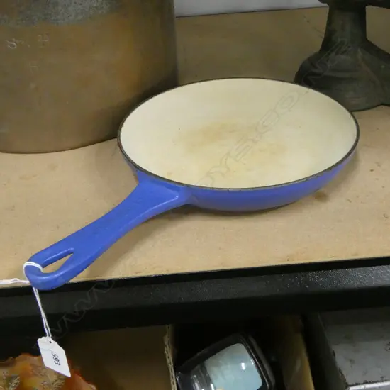 LE CREUSET ENAMELLED CAST IRON FRY PAN 205mm dia