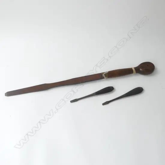 OLD EXTRA LARGE SCREW DRIVER beech handle brass fitting L.710mm + 2 others smaller
