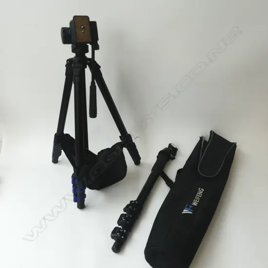 WEIFENG TRIPOD w. MANFROTTO MONOPOD 