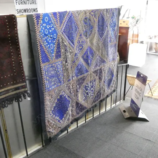 LG EMBROIDERED THROW