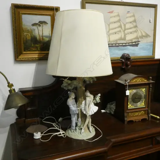 LLADRO TABLE LAMP (1 FINGER MISSING) H.820mm