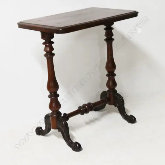 VICTORIAN SIDE TABLE 600x400x690mm