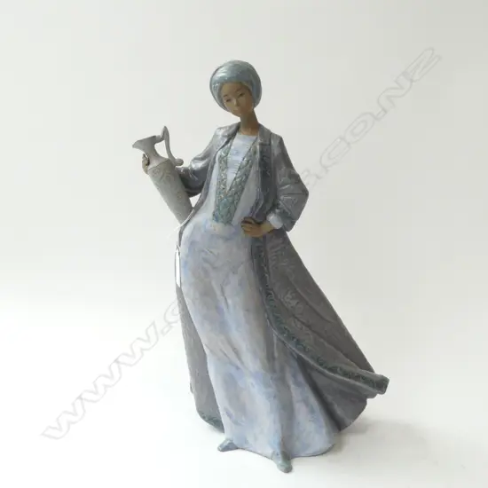 LLADRO #2439 'WATERS OF THE OASIS H.400mm