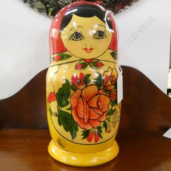 RUSSIAN TURNED & PAINTED Matryoshka 7 DOLL SET 