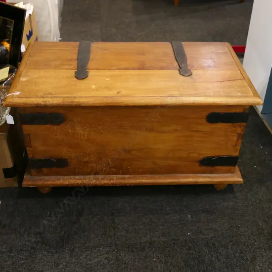 WOODEN CHEST 800x450x430mm