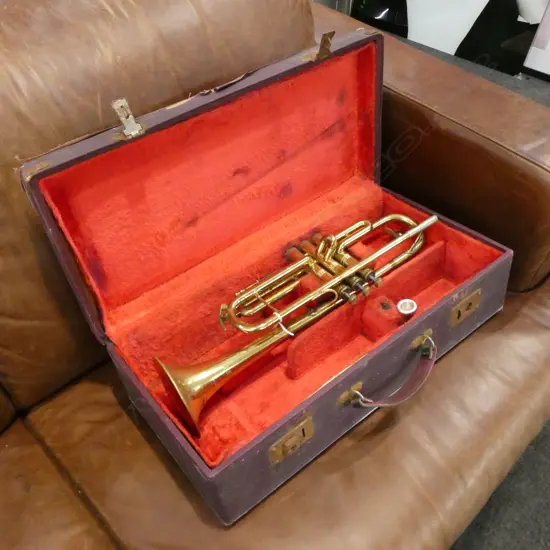  VINTAGE ZENITH BRASS TRUMPET + CASE