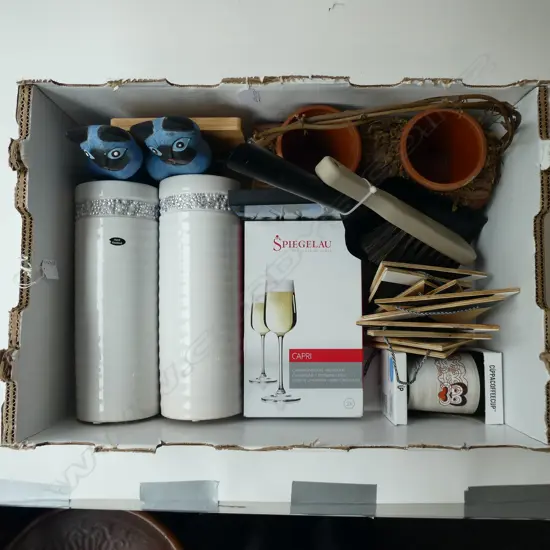 HOMEWARES – SPIEGALAU FLUTES, CATS, VASES, DICK FRIZZELL TIKI CUP, 1.8M WOODEN BUNTING ETC