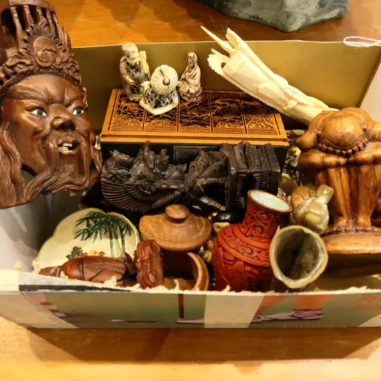 COLLECTION OF ORIENTAL COLLECTABLES WOOD CARVINGS BRASS CHINA & RESIN NETSUKES