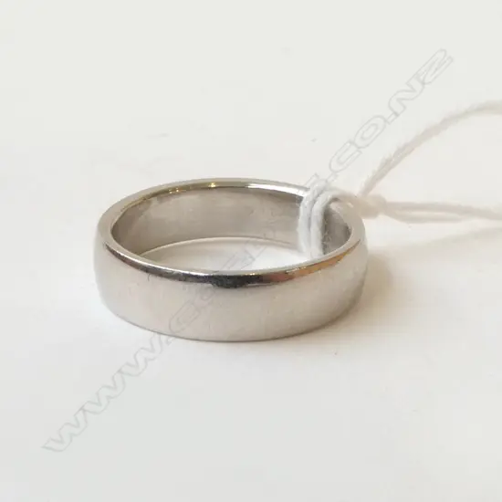 PLATINUM BAND 8.97gms SIZE N