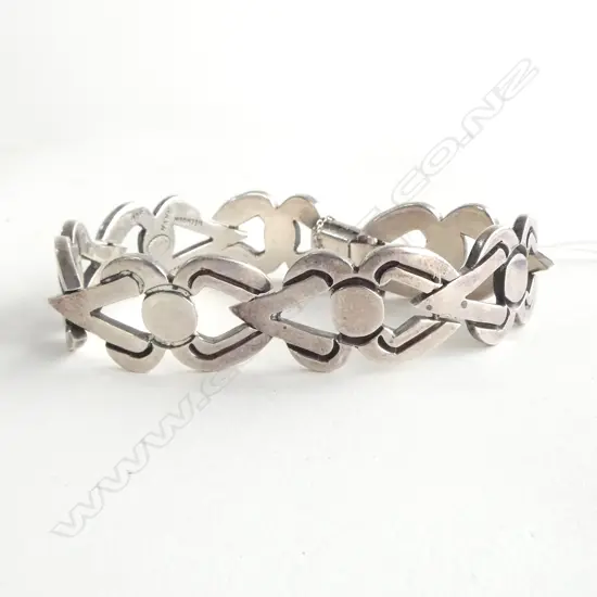 VINTAGE SILVER CRAFTED BRACELET