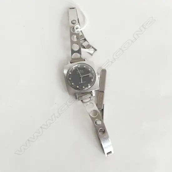 VINTAGE 1970's LADIES ROAMER 'STINGRAY' stainless steel WRISTWATCH automatic apparently running 