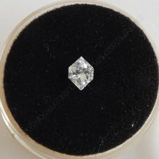 0.384CT UNSET MODIFIED PRINCESS CUT DIAMOND