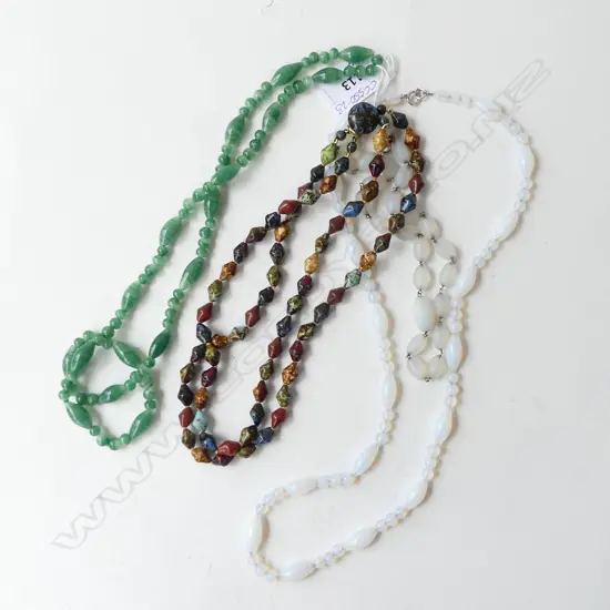 4 VINTAGE NECKLACES: 3 GLASS & 1 DBLE STRAND W COLOURED tapered beads