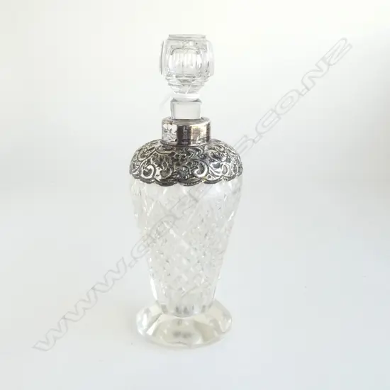 EDWARDIAN FANCY SILVER TOPPED CUT CRYSTAL PERFUME BOTTLE stopper sits a little proud. H.165mm