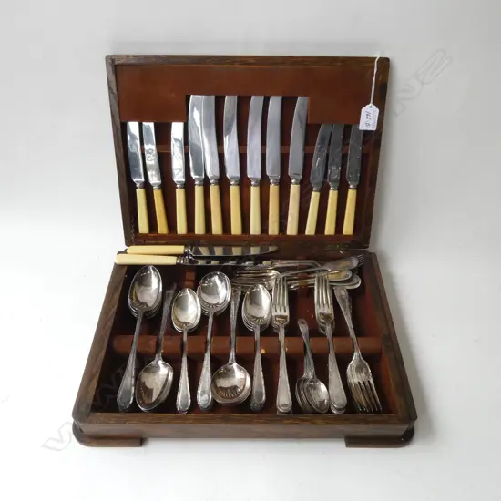 OAK CUTLERY CANTEEN W.425mm