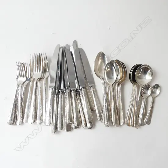 44PC RODD ‘NEMESIA’ CUTLERY SET COMPLETE 6 PLACE SETTING & SERVING SPOONS 