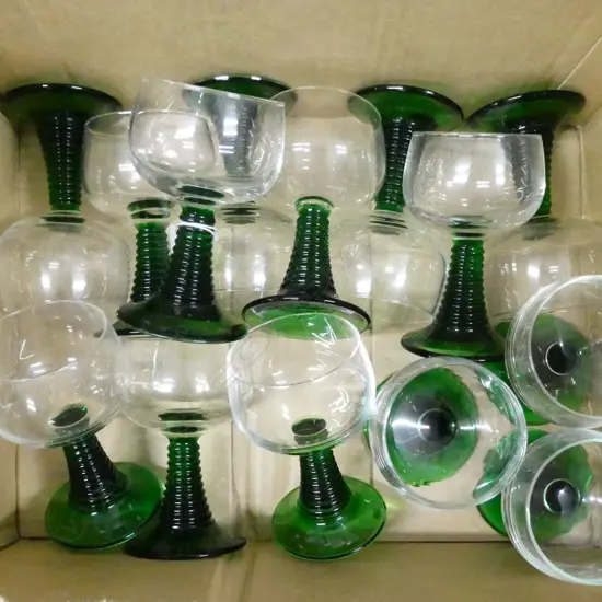 14 GREEN STEM WINE GLASSES H.110mm