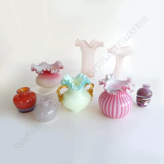 8 ART GLASS VASES H.195mm