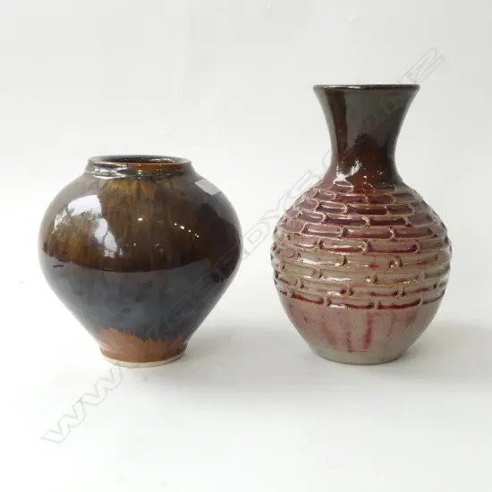 BARRY HOCKENHULL POTTERY SQUAT VASE w. MICHAEL BLOCK VASE H260mm
