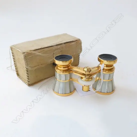 MoP 'MAYFLOWER' OPERA GLASSES, CASED
