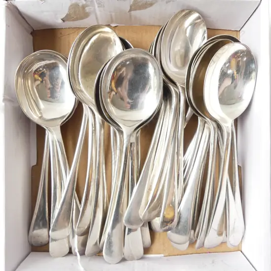 36 SOUP SPOONS SILVER PLATED ‘OLD ENGLISH’ PATTERN UK 