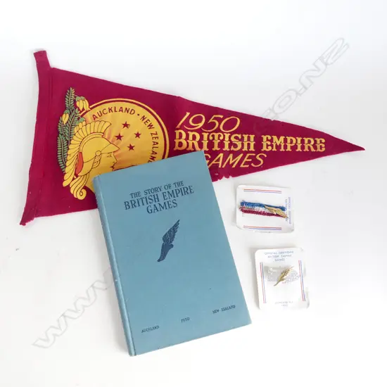 1950 AUCKLAND NZ BRITISH EMPIRE GAMES PENNANT FLAG, BOOK & 2 BADGES