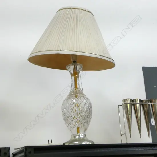 CUT GLASS TABLE LAMP w. SHADE H.520mm