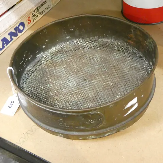 VINTAGE ENGLISH 'ROTAP TESTING SIEVE' by 'INTERNATIONAL COMBUSTER Ltd' Dia.210mm