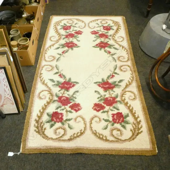 TUFTED RUG 1770x950mm