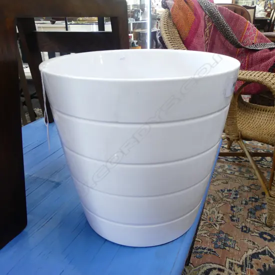 LG. CERAMIC IKEA PLANTER H.270 Dia.290mm