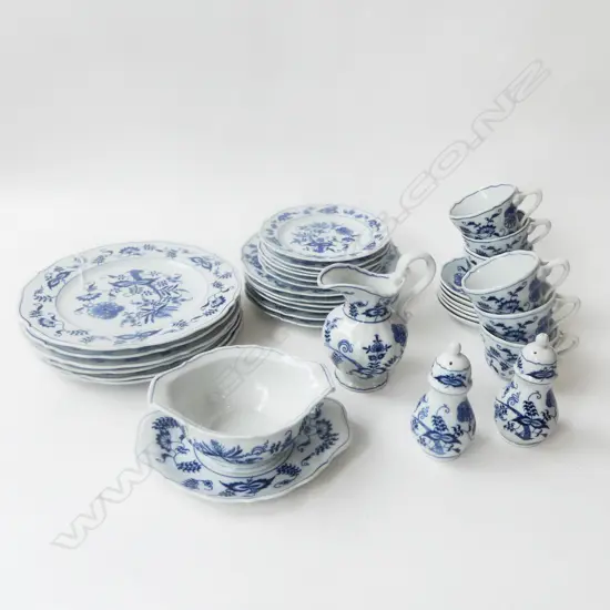 34PC BLUE DANUBE DINNER SET - 6 DINNER PLATES, 6 LUNCH PLATES, 6 C.S.P, GRAVY BOAT, S&P, JUG 
