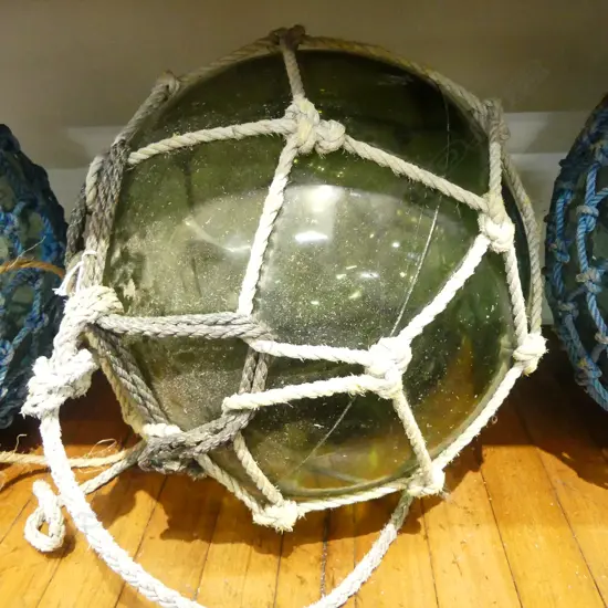 GLASS BALL FISHING FLOAT w. NETTING 370mm dia