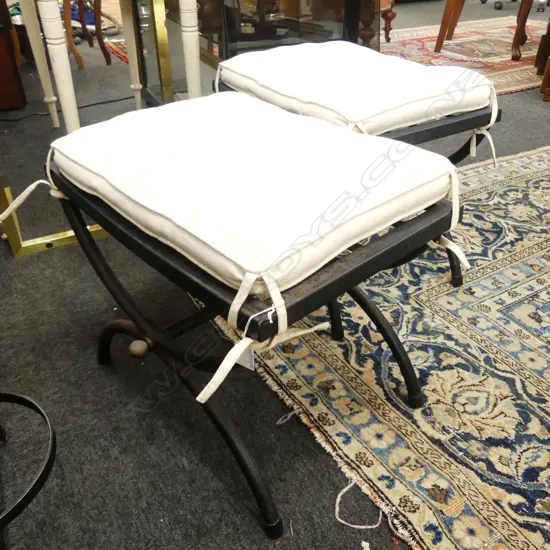 PR BLACK METAL X STOOLS w. CUSHION 510x360x450mm