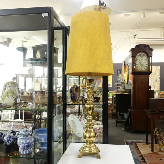 TALL BRASS TABLE LAMP w. SHADE H.700mm
