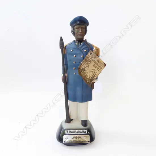 JIM BEAM VINTAGE DECANTER 'TE RAUPARAHA' musical base working with taiaha + original label