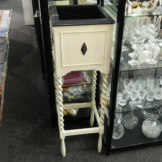 PAINTED BARLEY TWIST PLANT STAND 340x340x1075mm