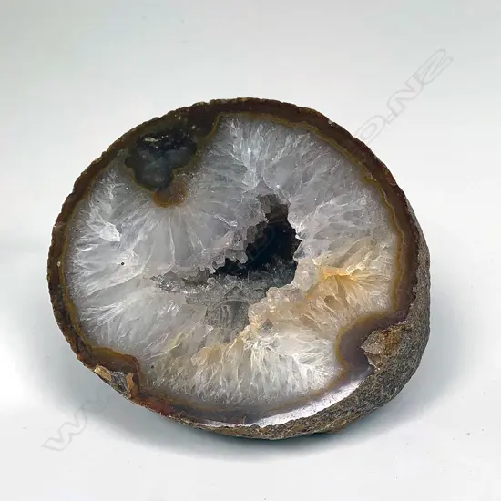 POLISHED ROCK GEODE HALF 140mm dia
