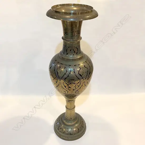 LG BRASS VASE H.610mm