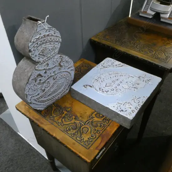 MODERN GLAZED TILE 290x290mm & VASE H.355mm