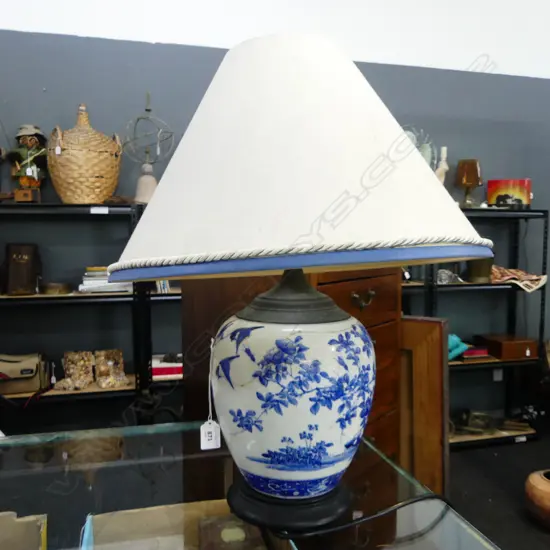 B/W GINGER JAR LAMP H.580mm FAULTS