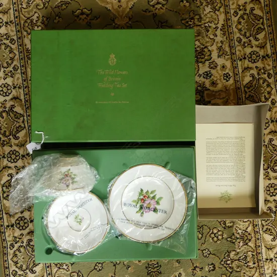 BOXED (FAULT) ROYAL WORCESTER 'WILD FLOWERS OF BRITAIN WEDDING TEA SET' WILD ENGLISH ROSE TEACUP & SAUCER