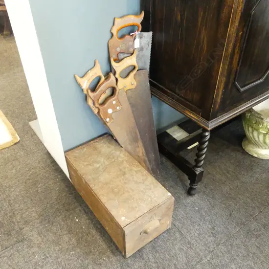 4 VINTAGE SAWS L.785mm + WOODEN CONTAINER L.480mm