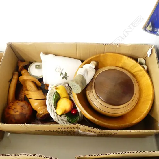 ASST. WOODEN ITEMS ETC