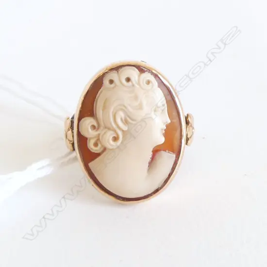 VINTAGE 9ct ROSE GOLD & CARVED CAMEO RING 3.66gms SIZE M 1/2